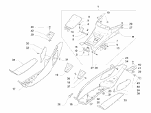 Mittlere Verklaidung - Fußraster