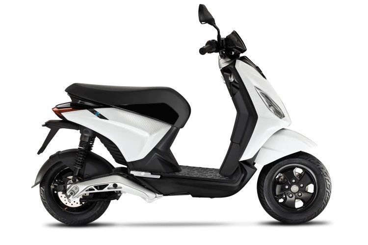 Piaggio 1 Moped 30 MPH 2022 (NAFTA)