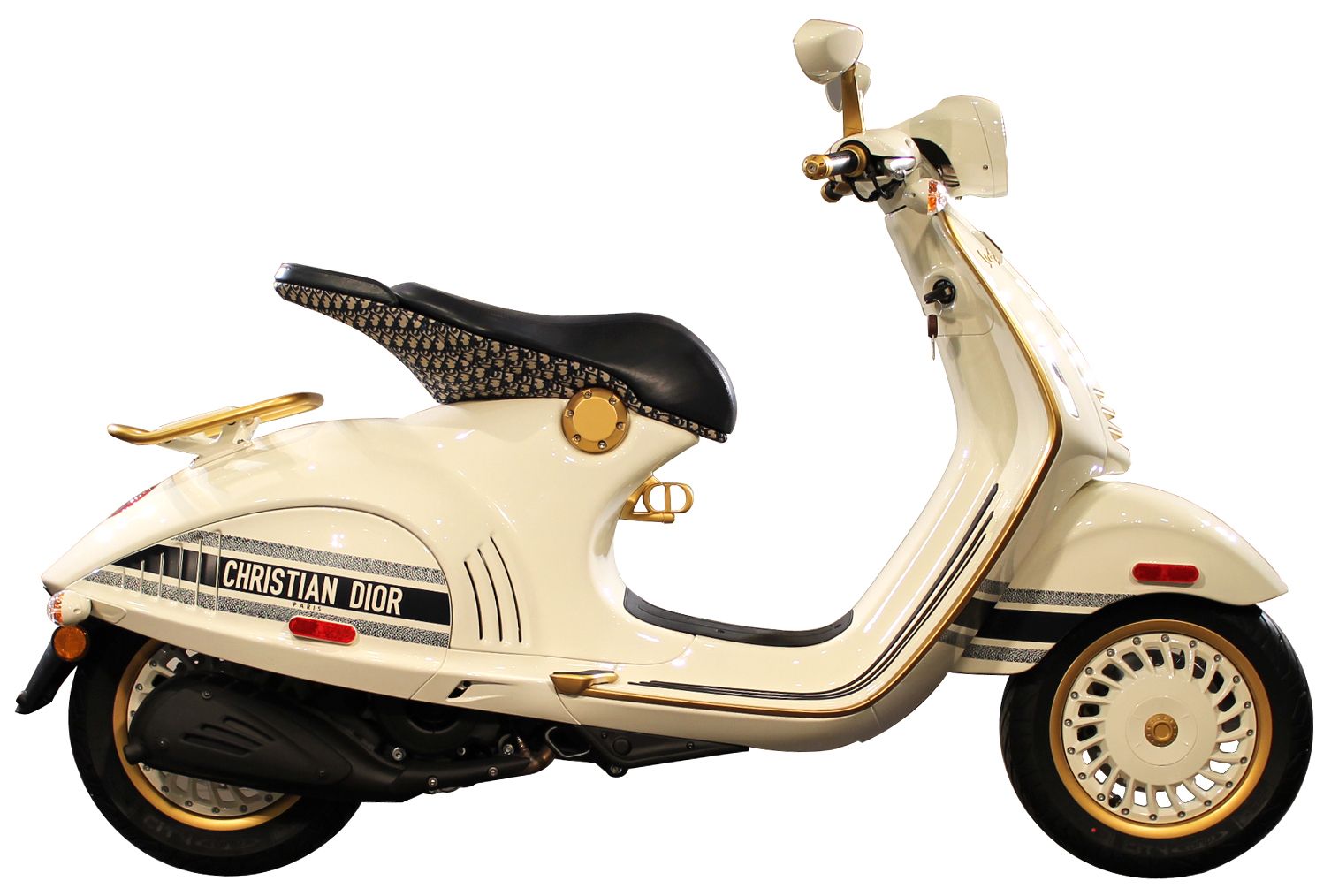 Vespa 946 150 4T 3V ABS CD E4 2021 (NAFTA)