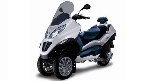 MP3 300 4T 4V ie LT Ibrido 2010-2011 (EMEA)